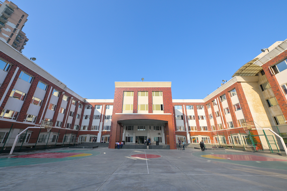 Daylight shot of Sapphire International School, Noida Building