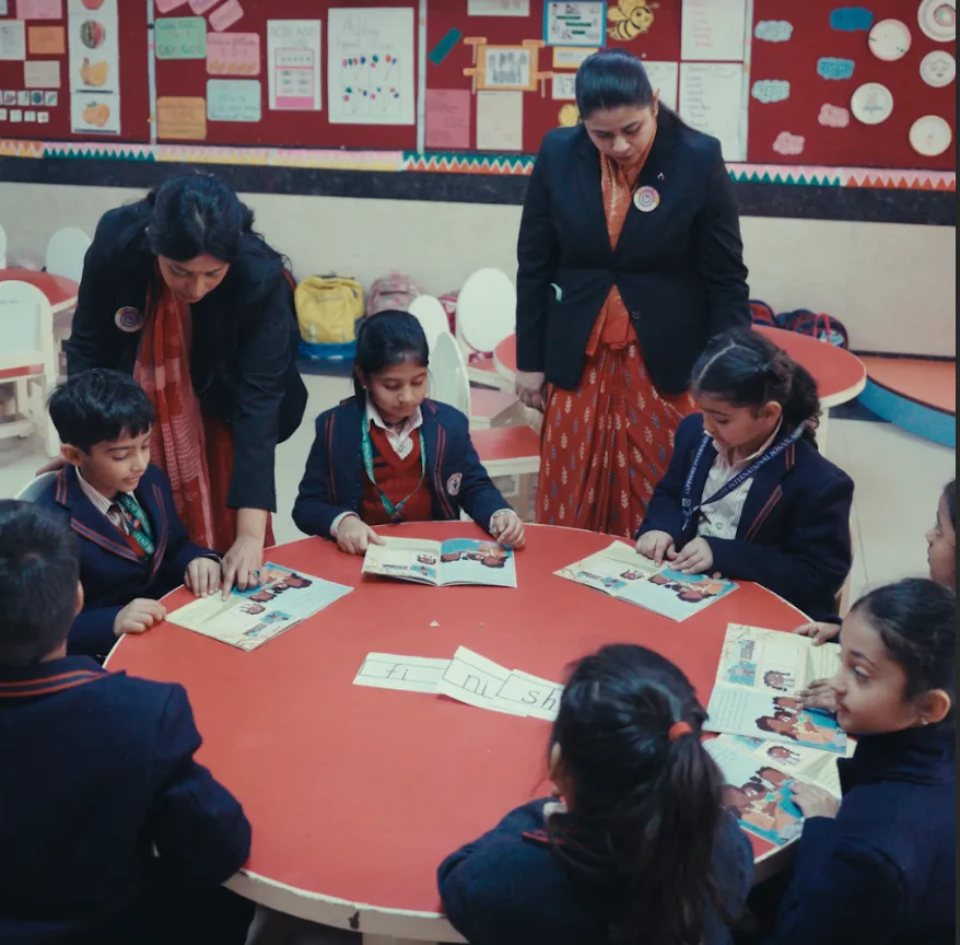 students-engaged-in-classroom-learning-sapphire